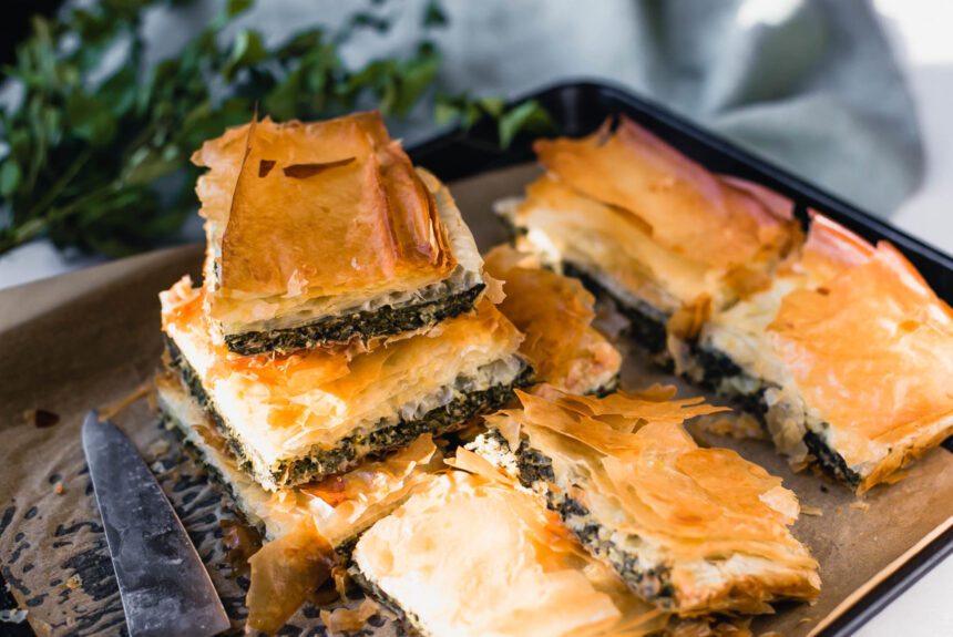 Rețetă de primăvară: Plăcintă cu spanac și brânză