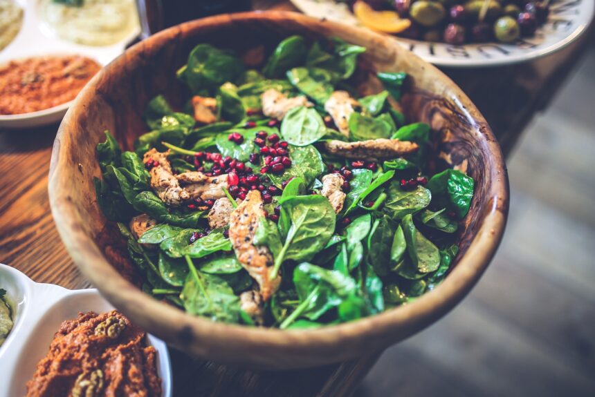 Verdețuri de primăvară pe care trebuie să le incluzi în dietă