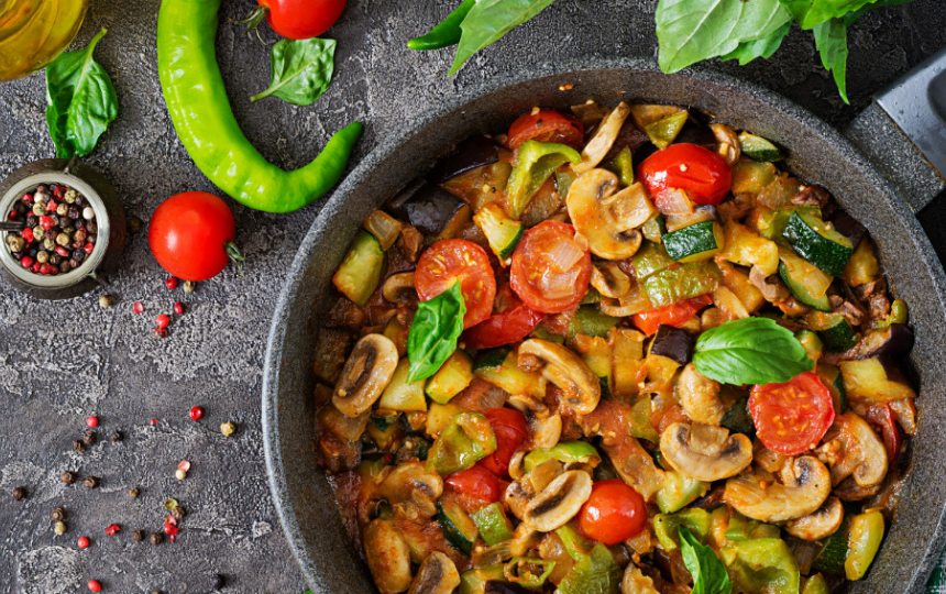 Delicii gurmande preparate cu vinete proaspete românești